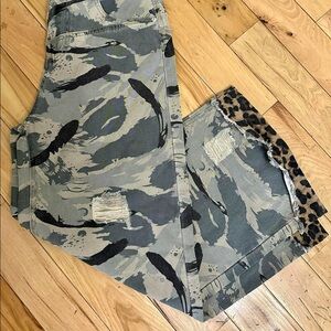 New! POL wide leg jeans. Grey and sage camo with cheetah accents! size small